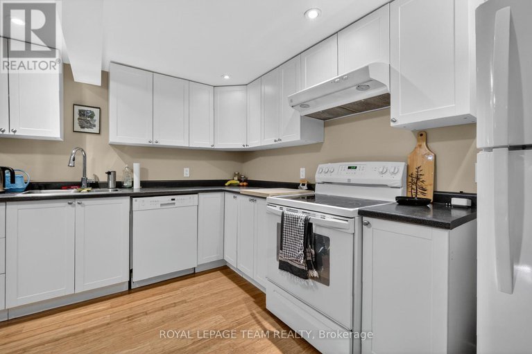 29400979/28-tiffany-crescent/beaverbrook/ottawa/ontario/K2K1W2_36