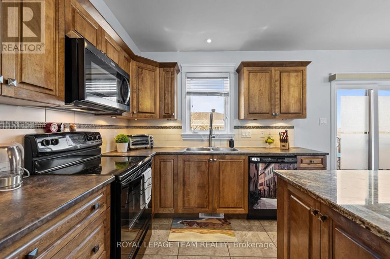 28493803/125-brilia-private/beacon-hill-south/ottawa/ontario/K1J0B7_14