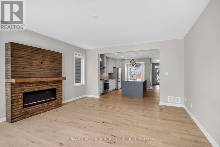 29271214/238-pursuit-terrace/goulbourn-twp-from-franktown-rdsouth-to-rideau/ottawa/ontario/K0A2Z0_14