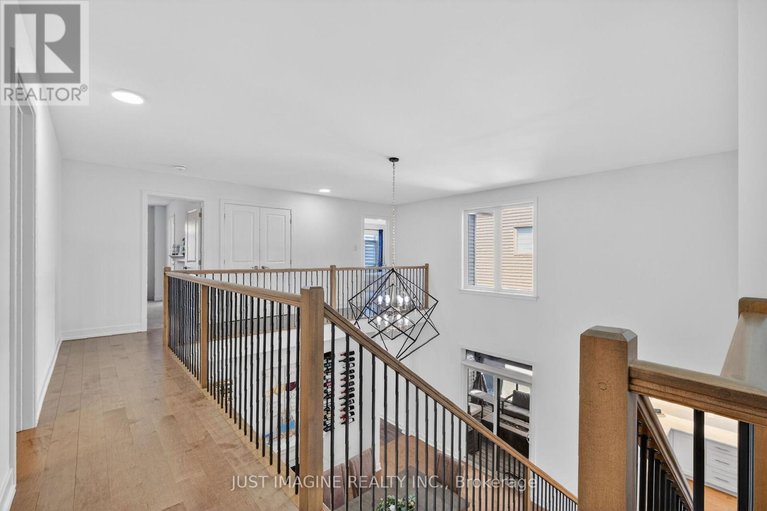 29583767/32-edenbridge-court/mer-bleuebradley-estatesanderson-park/ottawa/ontario/K1W0P1_23