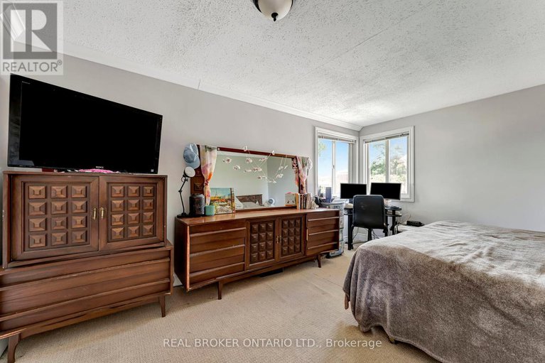 28643717/433-duvernay-drive/queenswood-heights-south/ottawa/ontario/K1E2N7_18