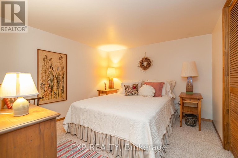 29009959/504-thessaly-circle/alta-vistafaircrest-heights/ottawa/ontario/K1H5W5_36