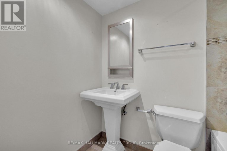 29381593/2005-1285-cahill-drive/south-keys/ottawa/ontario/K1V9A7_26