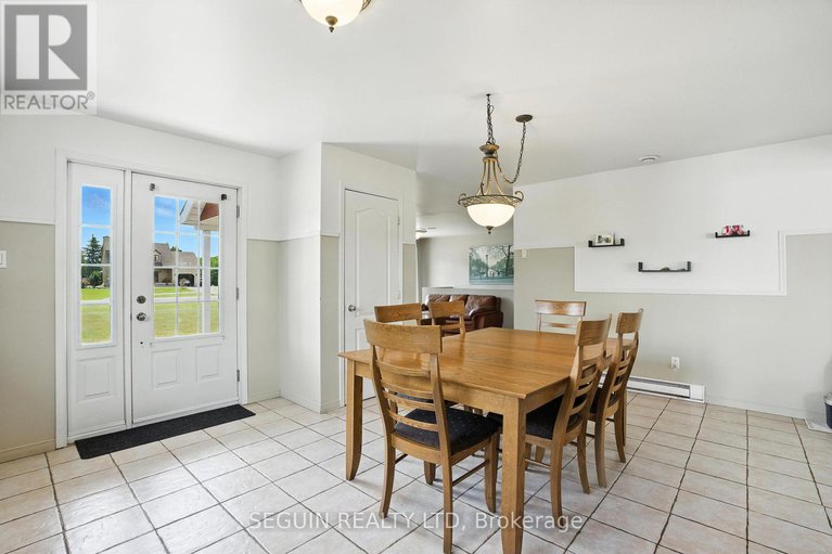 28526584/2785-pattee-road-e/east-hawkesbury-twp/hawkesbury/ontario/K6A0G3_13