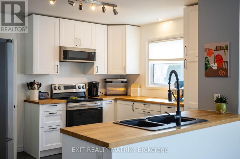 29601453/474-queen-street/winchester/north-dundas/ontario/K0C2K0_11