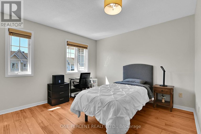 28463418/2572-alanis-private/emerald-woodssawmill-creek/ottawa/ontario/K1T4A1_27