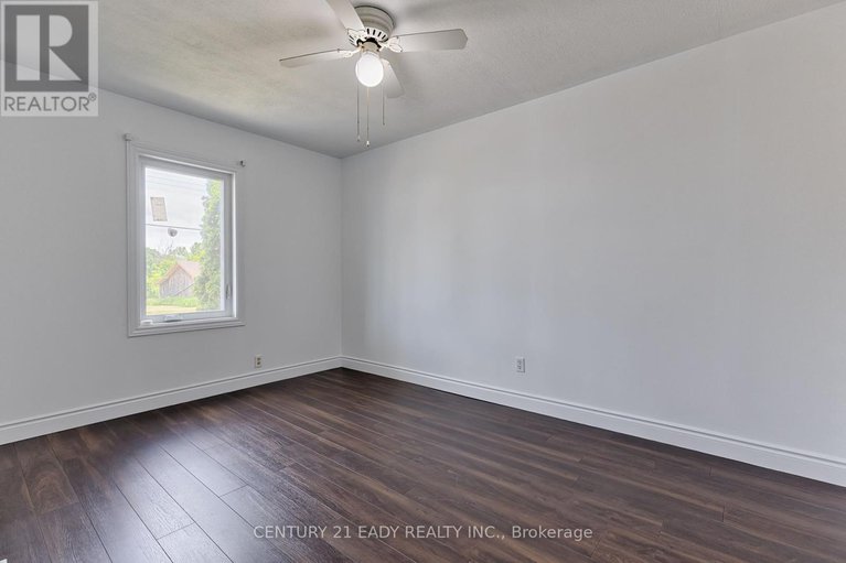 28505414/424-moore-street/renfrew/renfrew/ontario/K7V1L9_30