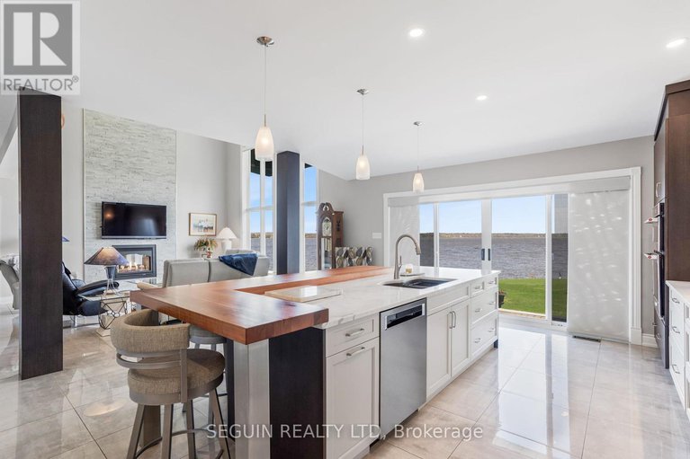 28296162/3519-front-road/east-hawkesbury-twp/east-hawkesbury/ontario/K6A2R2_19