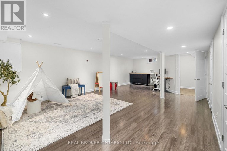 29653465/2058-wildflower-drive/queenswood-heights-south/ottawa/ontario/K1E3R3_39