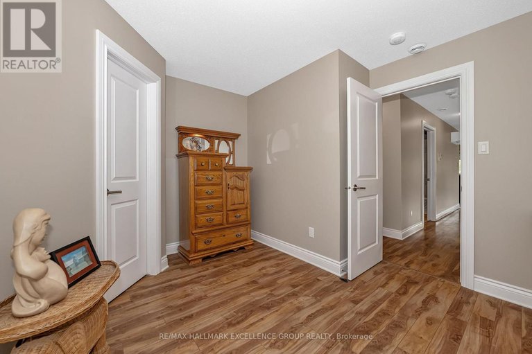 28810909/214-290-masters-lane/town-of-rockland/clarence-rockland/ontario/K4K0K5_29