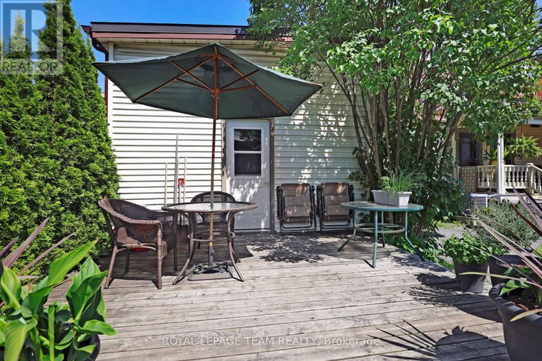 28518973/142-cathcart-street/lower-townbyward-market/ottawa/ontario/K1N5B8_32