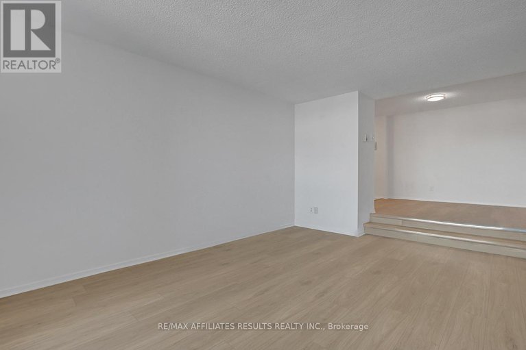 29180738/410-415-greenview-avenue/britannia/ottawa/ontario/K2B8G5_20