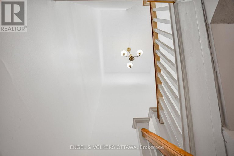 29396772/293-somerset-street-e/sandy-hill/ottawa/ontario/K1N6V9_13