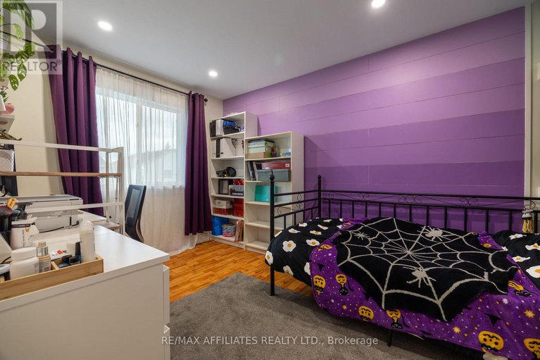 29083529/1687-tache-way/fallingbrookpineridge/ottawa/ontario/K4A2T5_23