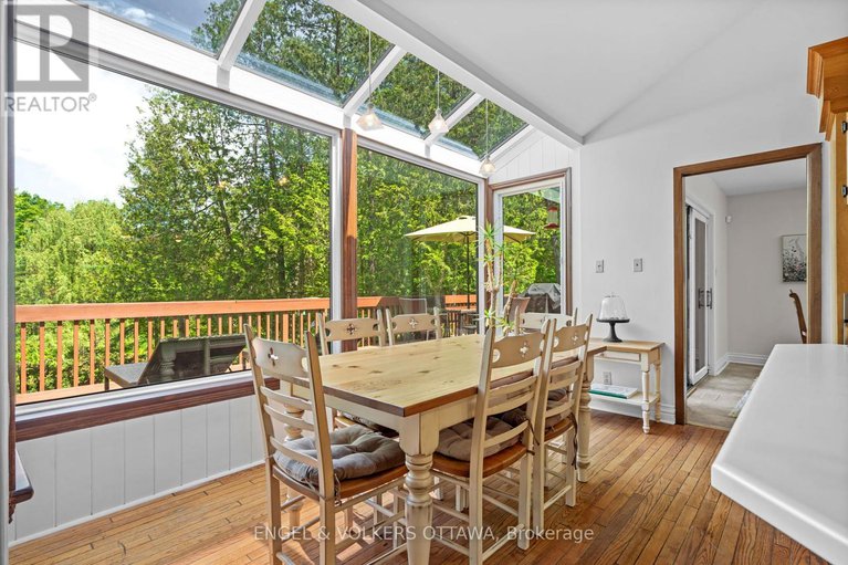 28072674/5468-torbolton-ridge-road/woodlawnmaclarens-landingkilmaurs/ottawa/ontario/K0A3M0_9