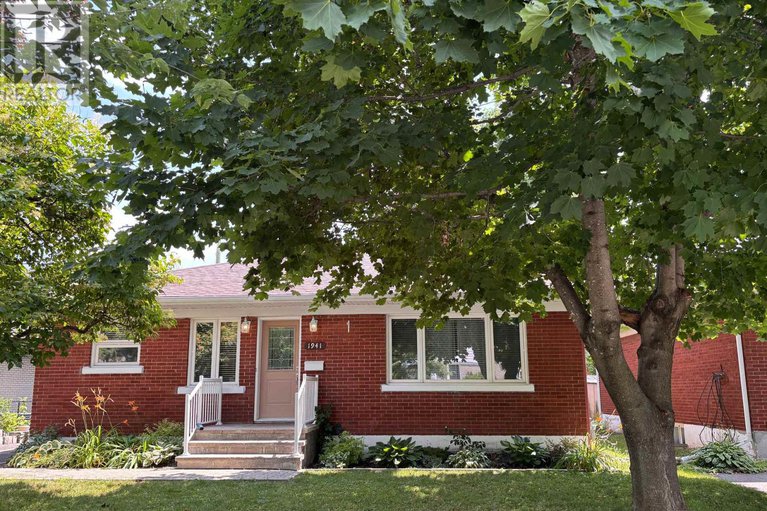 28591498/1941-haig-drive/elmvale-acres/ottawa/ontario/K1G2J9_1