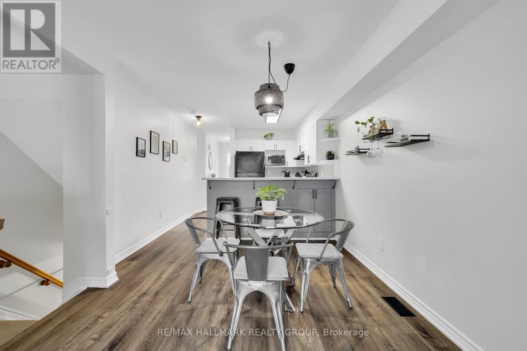 29450372/1344-guthrie-street/leslie-park/ottawa/ontario/K2H1G8_17