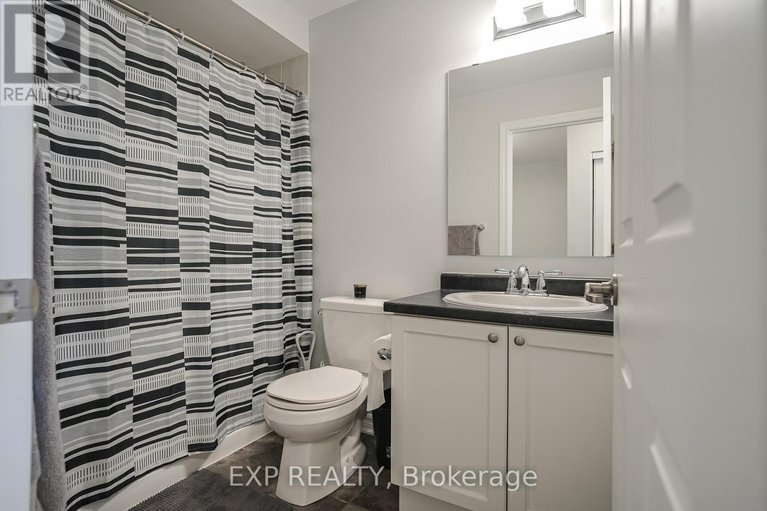 28479701/595-foxlight-circle/emerald-meadowstrailwest/ottawa/ontario/K2M0L9_12