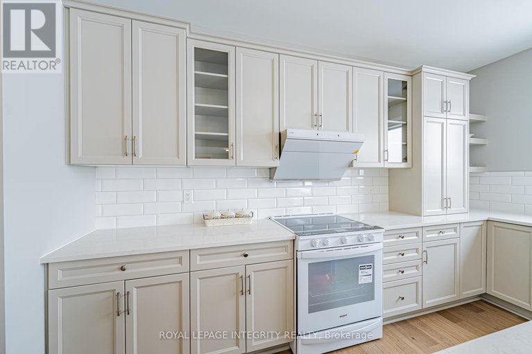 28842717/709-fenwick-way/stonebridge/ottawa/ontario/K2J7E2_10