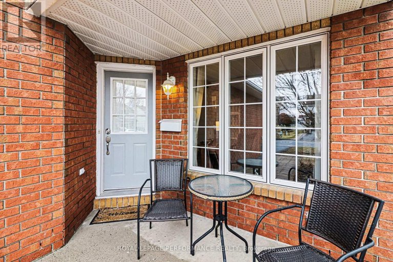 29610973/897-paradise-crescent/fallingbrookgardenway-south/ottawa/ontario/K4A3S5_2