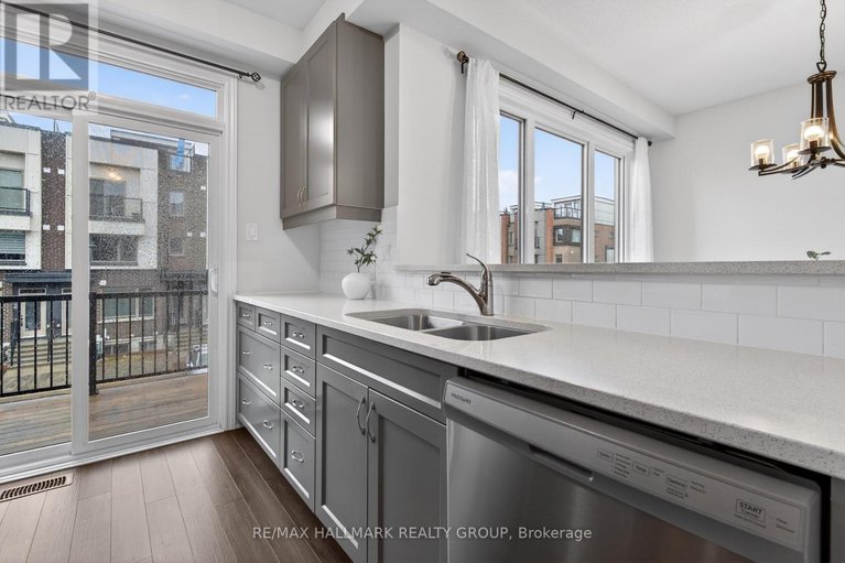 29602221/805-kiniw-private/cfb-rockcliffe-and-area/ottawa/ontario/K1K4Z4_14