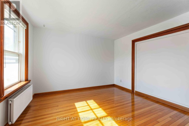 28483202/183-augusta-street/sandy-hill/ottawa/ontario/K1N8B9_12