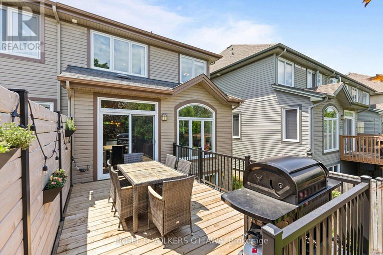 28528943/18-mccooeye-lane/stittsville-central/ottawa/ontario/K2S1B9_29