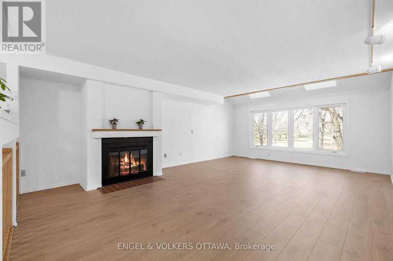28241154/306-cathcart-street/lower-town/ottawa/ontario/K1N5C4_11