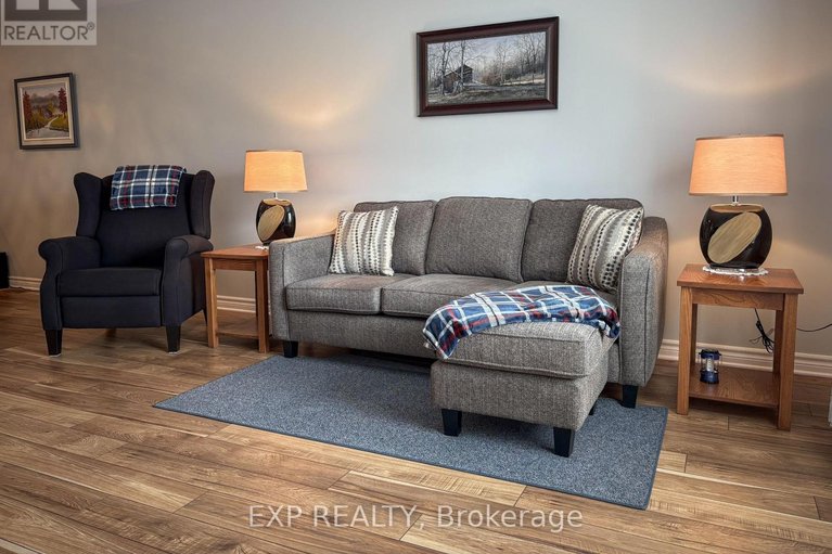 29493272/182-elk-street/renfrew/renfrew/ontario/K7V1A0_7