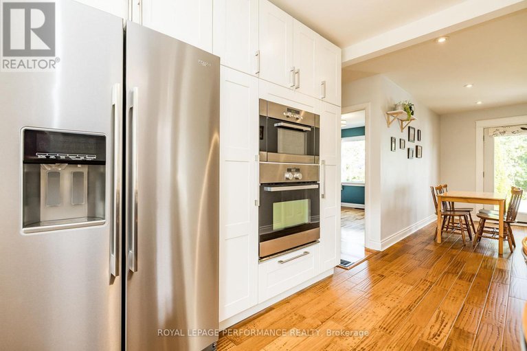 28842718/343-fullerton-avenue/overbrookcastle-heights/ottawa/ontario/K1K1K2_15