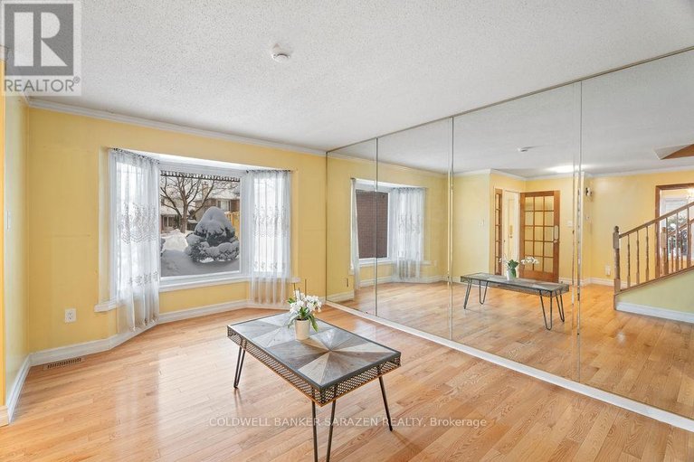 29282717/1040-karsh-drive/hunt-club-park/ottawa/ontario/K1G4M9_14