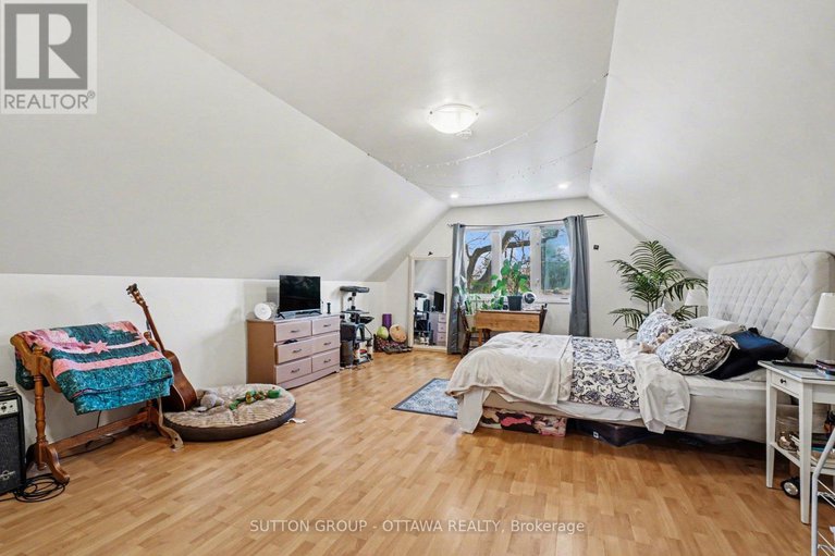 29360559/90-withrow-avenue/meadowlandsst-claire-gardens/ottawa/ontario/K2G2J5_29