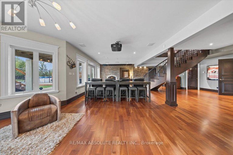 28246473/124-biltmore-crescent/btwn-franktown-rd-fallowfield-rd/ottawa/ontario/K2S2C6_40