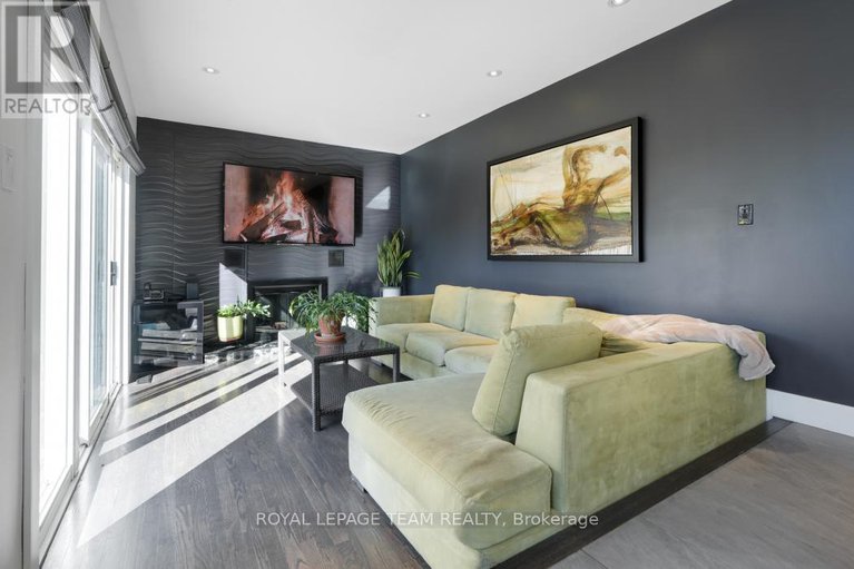 29048933/28-holitman-drive/knollsbrook/ottawa/ontario/K2J2A9_17