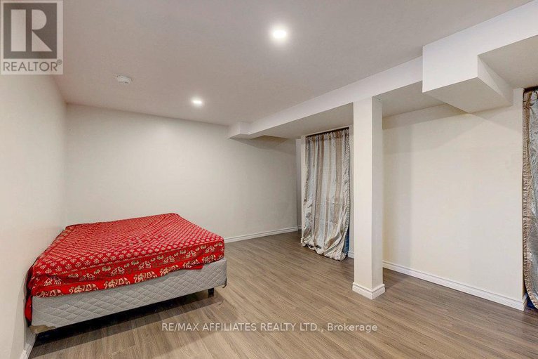 28551721/41-41-bering-court/katimavik/ottawa/ontario/K2L2B8_21