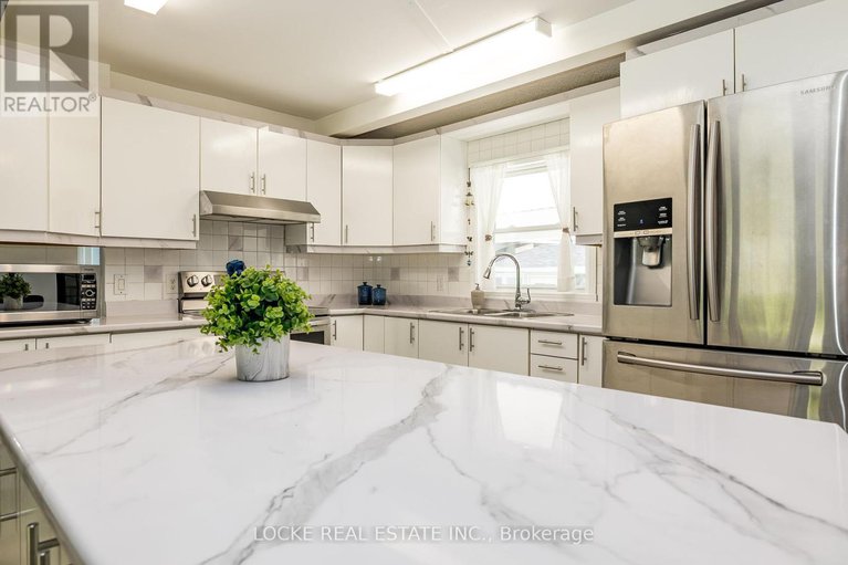 28484093/2180-old-hwy-17-highway/clarencerockland-twp/clarence-rockland/ontario/K4K1K7_12