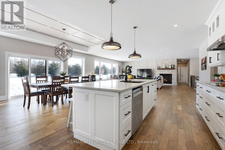 29355024/18150-st-laurent-boulevard/south-glengarry-charlottenburgh-twp/south-glengarry/ontario/K6H0G7_14