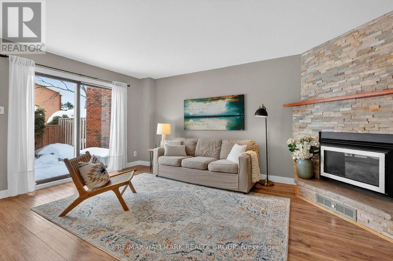 29379154/12-black-forest-lane/arbeatha-park/ottawa/ontario/K2H5C8_15