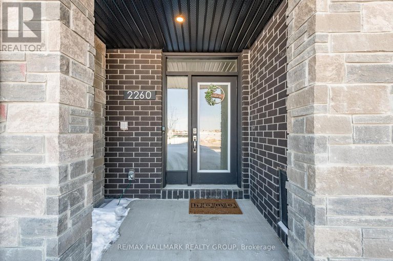 29405995/2260-copperhead-street/mer-bleuebradley-estatesanderson-park/ottawa/ontario/K1W4W6_4