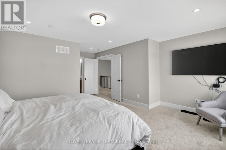 29410673/988-beckton-heights/stittsville-south/ottawa/ontario/K2S2X6_13