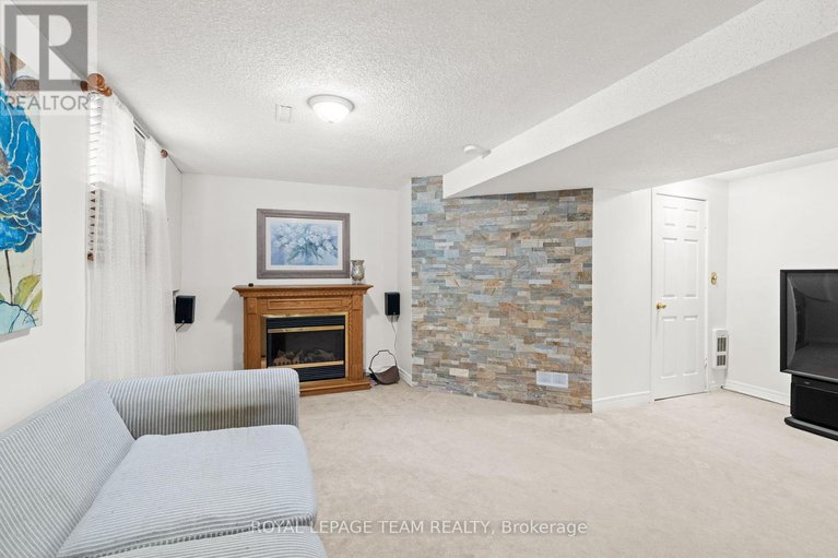 28648356/23-glacier-street/on-the-green/ottawa/ontario/K2J2M7_31