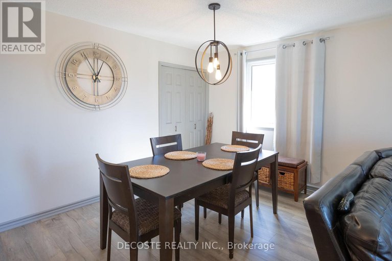 28955272/515-tobin-street/alexandria/north-glengarry/ontario/K0C1A0_7