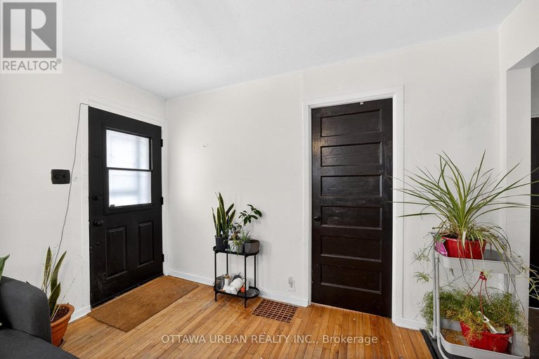 29249912/951-merivale-road/carlington/ottawa/ontario/K1Z6A3_16