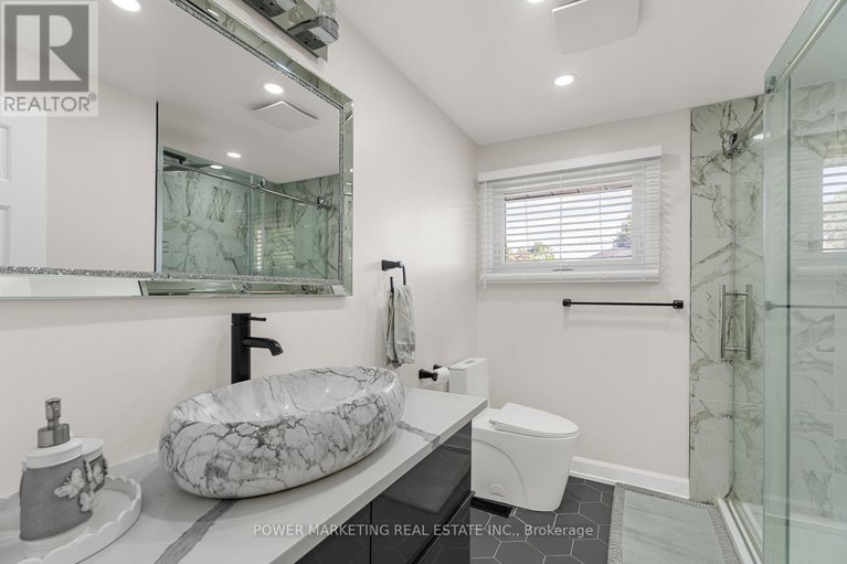 28389026/2714-hickson-crescent/redwood-park/ottawa/ontario/K2H6Y6_26