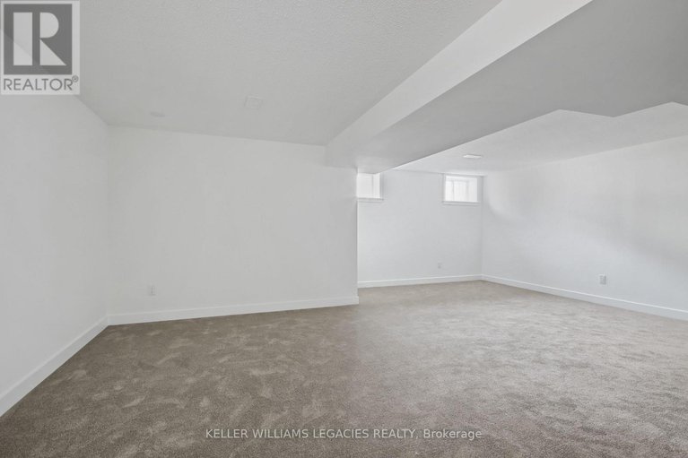 28608442/11-mendoza-way/emerald-meadowstrailwest/ottawa/ontario/K2S1B6_39