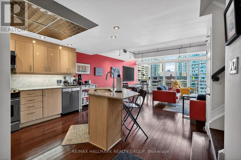 29682835/1401-134-york-street/lower-townbyward-market/ottawa/ontario/K1N1K8_5