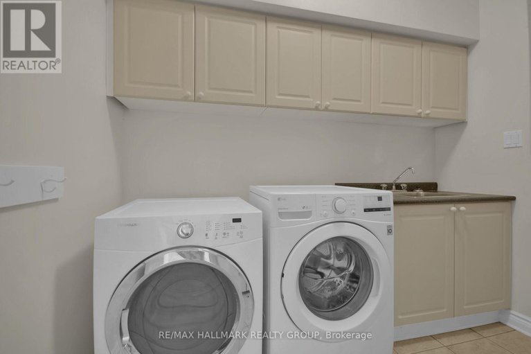 28324389/138-shaughnessy-crescent/kanata-lakesheritage-hills/ottawa/ontario/K2K2N3_29