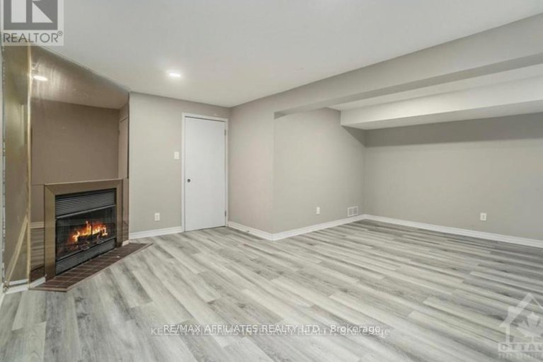 28535379/563-latour-crescent/fallingbrookgardenway-south/ottawa/ontario/K4A1N6_15