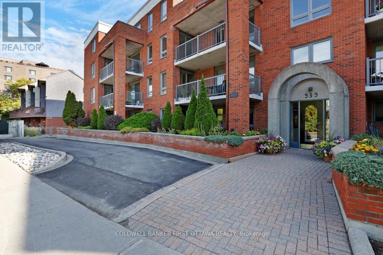 28915900/303-939-north-river-road/overbrook/ottawa/ontario/K1K3V2_2