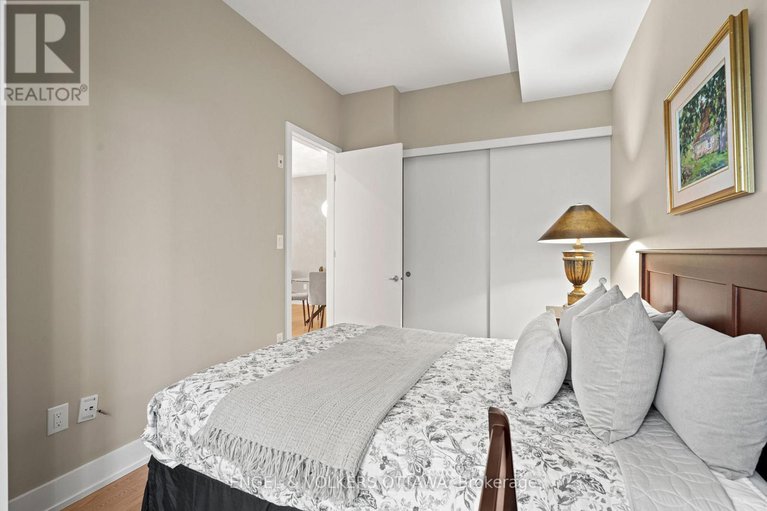 28995603/207-100-champagne-avenue-s/west-centre-town/ottawa/ontario/K1S4P4_25
